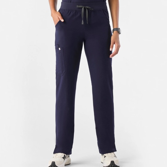 FIGS Women’s Navy Kate Cargo Scrub Pants | Size MP - Picture 1 of 8